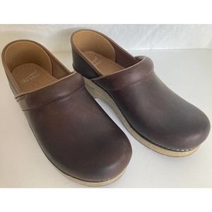 DANSKO Professional Brown leather clog EU 39 US 9